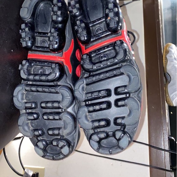 Air Vapormax ‘University Red’ - Picture 4 of 5